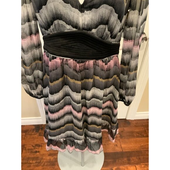 Diane Von Furstenberg Multicolor Wavy Patterned 100% Silk "Lizbeth" Dress, Sz 6 - Picture 3 of 7